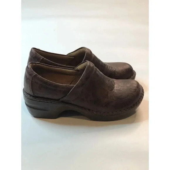 BOC Born Concepts Clogs Size 8.5 Womens Shoes Brown Embossed Floral Tooled Vegan - Picture 5 of 10
